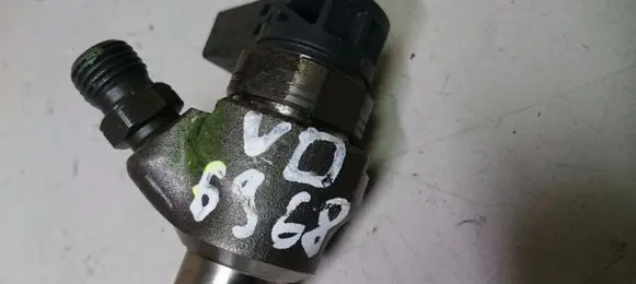Audi A6 S6 C7 4G Fuel injector 04L130277AE