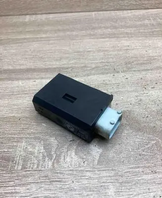 BMW 5 E39 Door central lock control unit/module 8352165