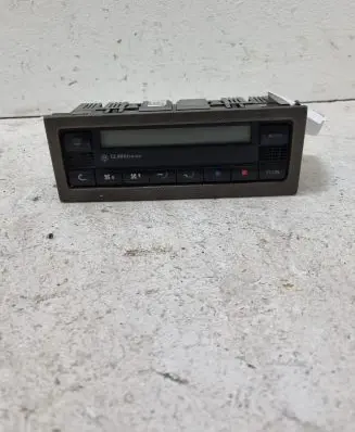Volkswagen PASSAT B5.5 Climate control unit 3B1907044H