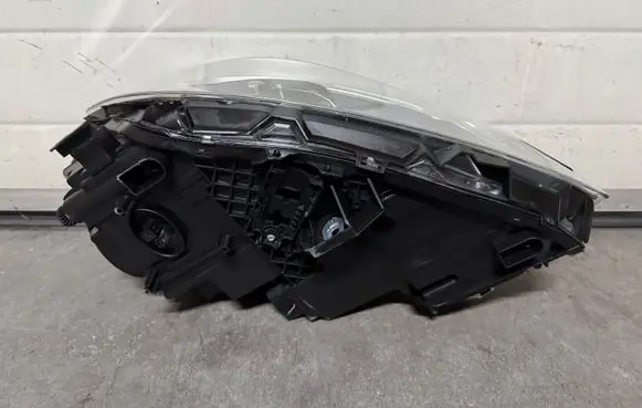 Mercedes-Benz A W176 Headlight/headlamp A1768205161