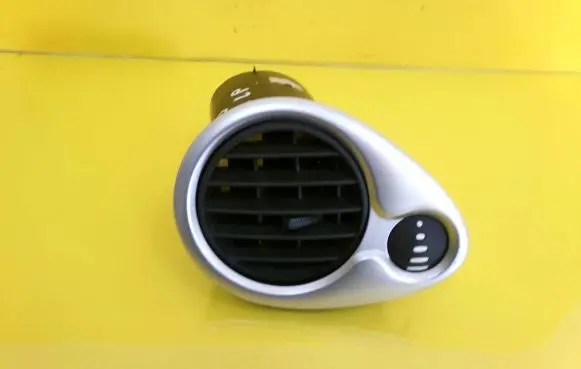 Renault Clio III Dashboard side air vent grill/cover trim 220407