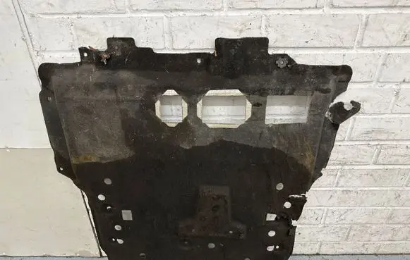 Opel Mokka B Engine splash shield/under tray