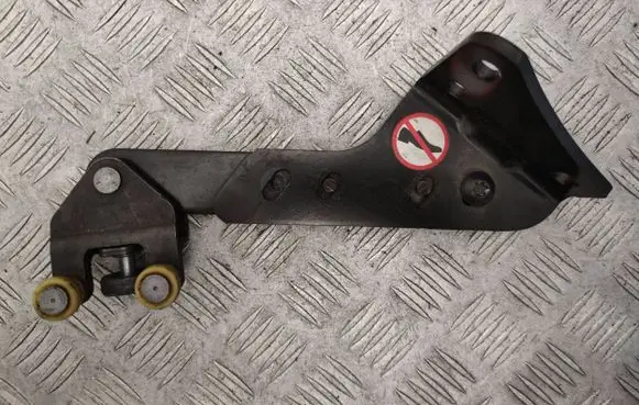 Toyota Proace Sliding door lower roller guide/hinge 98080758D