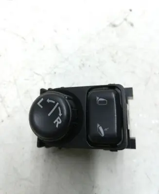 Nissan Qashqai Wing mirror switch