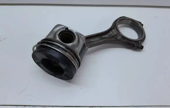 Audi A5 8T 8F Piston with connecting rod 0502094