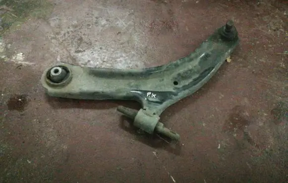 Nissan X-Trail T31 Front lower control arm/wishbone