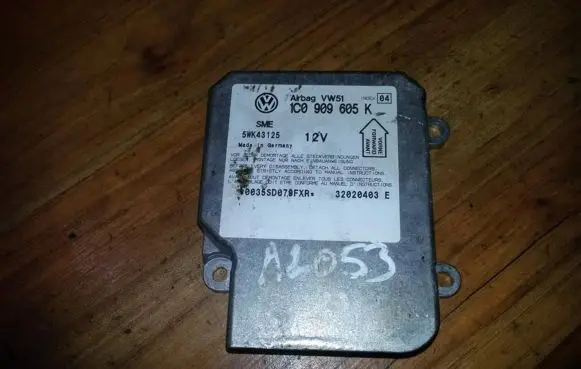 Volkswagen Polo Airbag control unit/module 1c0909605k 5wk43125