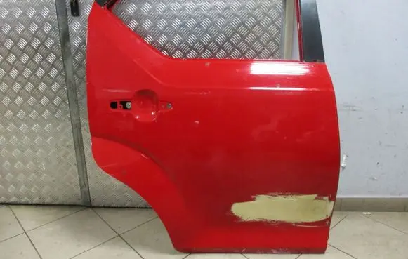 Suzuki Ignis Rear door