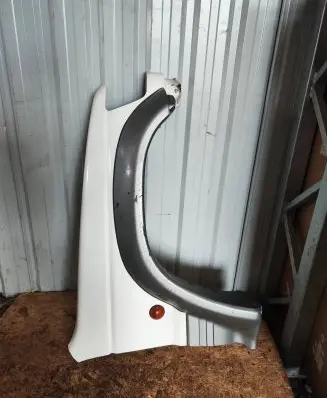 Mitsubishi Pajero Fender