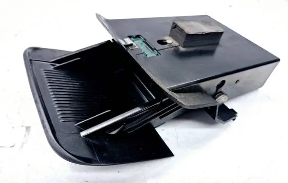 Volvo S70 V70 V70 XC Car ashtray 9158406