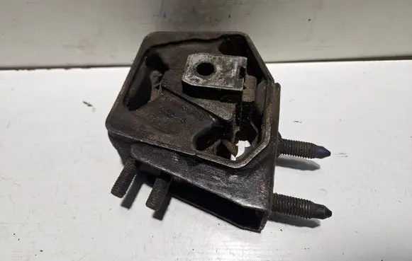 Ford Escort Engine mount bracket 91AB6038AG