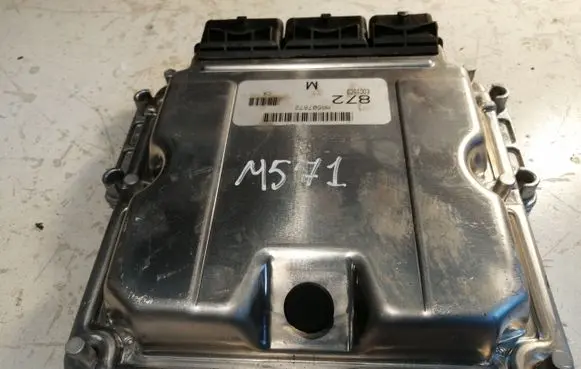 Mitsubishi Space Star Engine control unit/module 0281010438