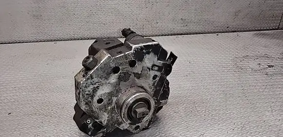 Volvo V70 Fuel injection high pressure pump 0445010043 8642778