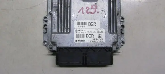 KIA Optima Engine control unit/module 0281032352