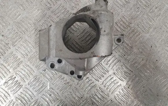 Volvo XC60 Engine mount bracket 32325434