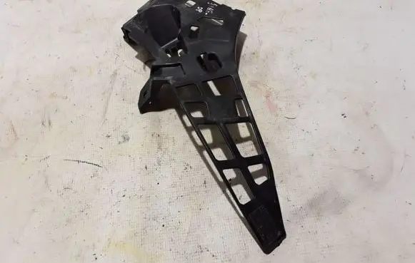 Mercedes-Benz GLA W156 Front bumper mounting bracket A1568858400