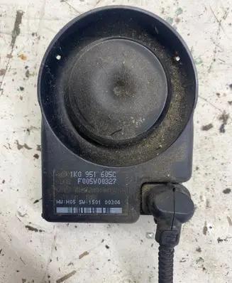 Volkswagen Touran I Alarm system siren 1K0951605C F005V00327