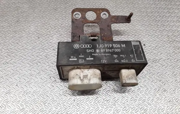 Seat Ibiza III (6L) Coolant fan relay 1J0919506M