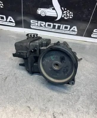 Mercedes-Benz E W212 Power steering pump A0064664701 7693900514
