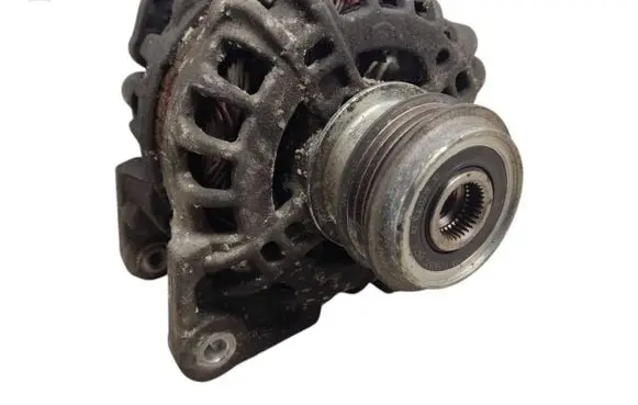 Dacia Sandero Generator/alternator 231008386R F000BL0457