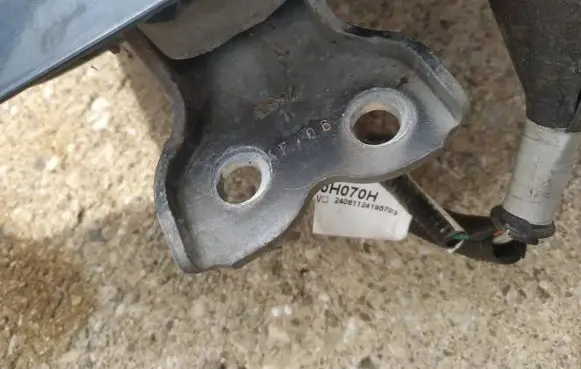 Toyota Aygo AB10 Front door upper hinge