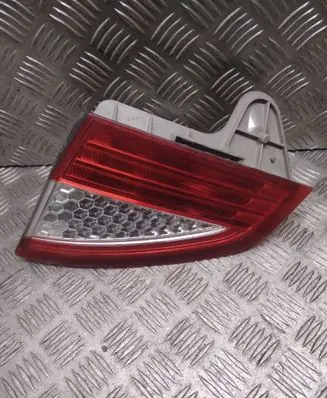 Ford Mondeo MK IV Tailgate rear/tail lights 