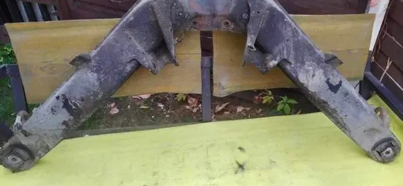 Mercedes-Benz W123 Rear axle beam 