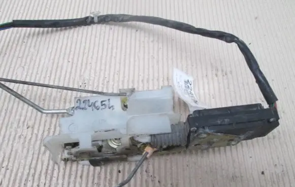Mazda 323 Front door lock