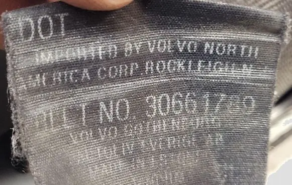 Volvo V50 Front seatbelt 30661789 224681 6008892