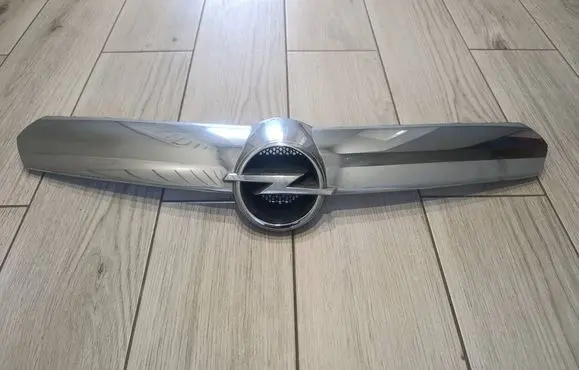 Opel Corsa D Front grill 13223226 475498858