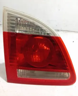 Tailgate rear/tail lights