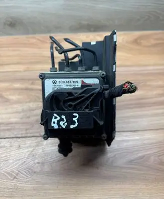Volkswagen PASSAT B6 ABS Pump 3C0614109 16420301A 16420501