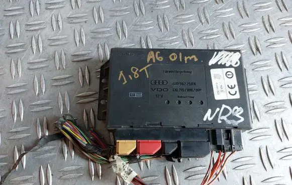 Audi A6 S6 C5 4B Comfort/convenience module 4B0962258K