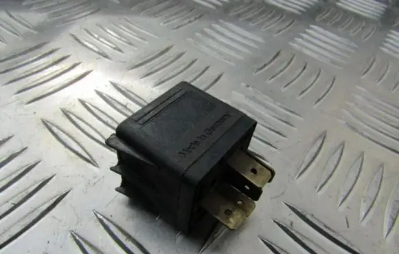 Fiat Uno Other relay 0332204150
