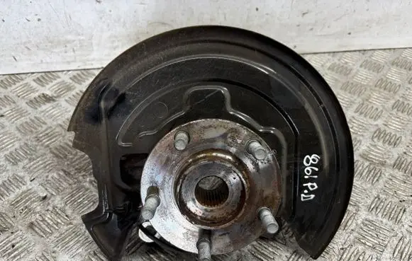Nissan Leaf II (ZE1) Front wheel hub
