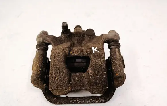 Nissan Juke I F15 Rear brake caliper