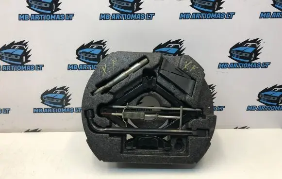 Jaguar XF X250 Tool set 8X2317B043AC 98AB17K038AB