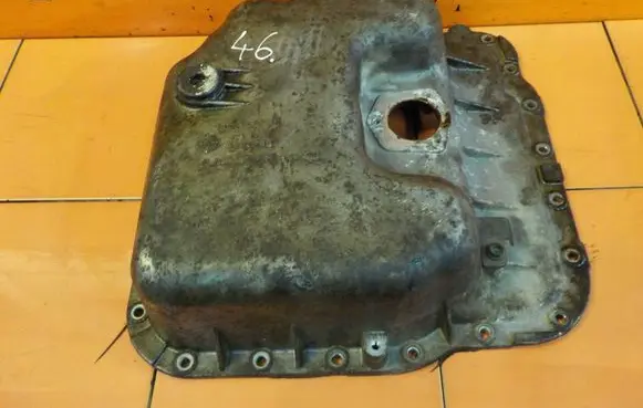 Volkswagen Touareg I Oil sump 077103604D