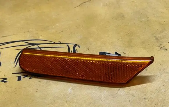 Porsche 911 996 Front fender indicator light 99663103701