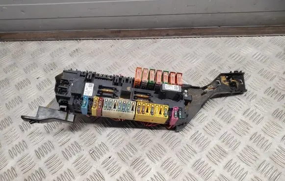 Mercedes-Benz GL X166 Fuse module A1665402350