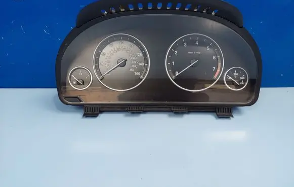 BMW 5 F10 F11 Speedometer (instrument cluster) 9227612 258115