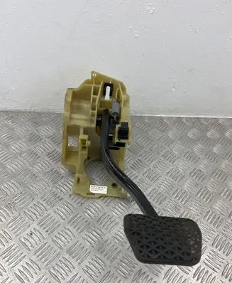 BMW 5 E60 E61 Brake pedal 6769221