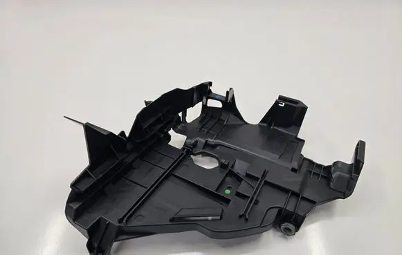 Volkswagen Touareg I Headlight/headlamp mounting bracket 7L6941613C