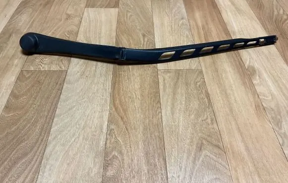 BMW 5 E60 E61 Front wiper blade arm 7198597