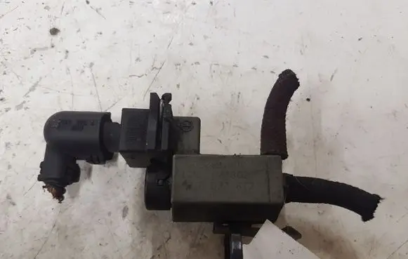 Vacuum valve