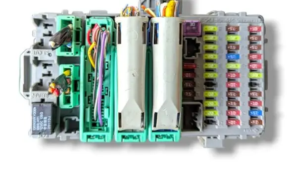 Honda CR-V Fuse module 38200SWAE221M1