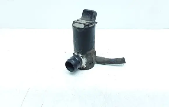 Volvo XC70 Windscreen/windshield washer pump 9169611