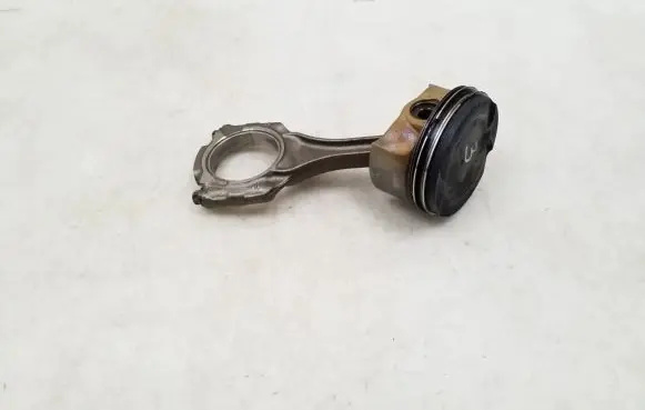 BMW 5 F10 F11 Piston with connecting rod 7843237