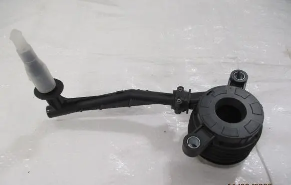 Dacia Duster II Clutch slave cylinder 306205626R
