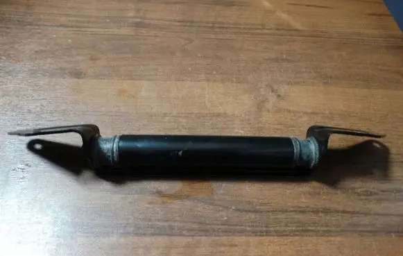 BMW X3 G01 Tailgate strut 7468022
